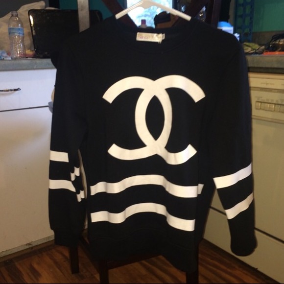 SOLD Brand new sweatsuit size medium - Picture 3 of 3