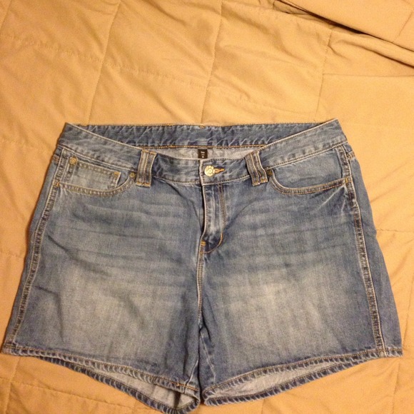 Gap Jean shorts size 16
