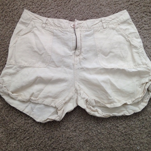 Shorts - Picture 2 of 4