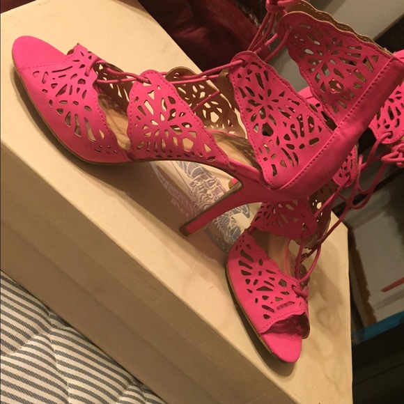 Pink shoes size 9