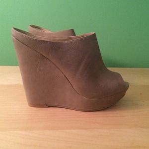 Chinese Laundry Taupe "Meow" Mules