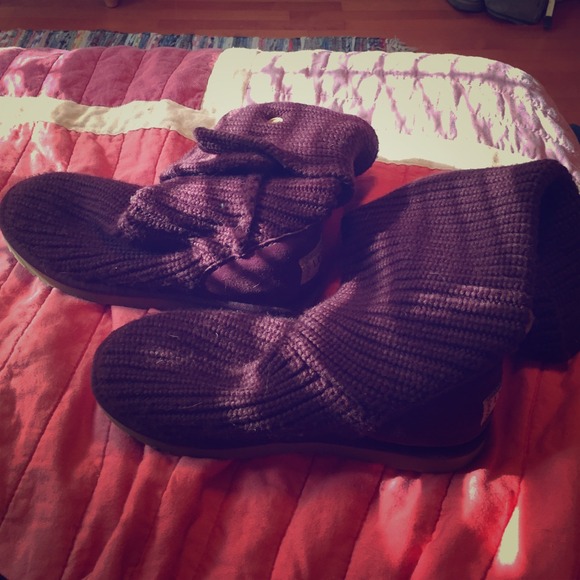 BLACK FRIDAY!! Authentic UGG Australia cardy boots