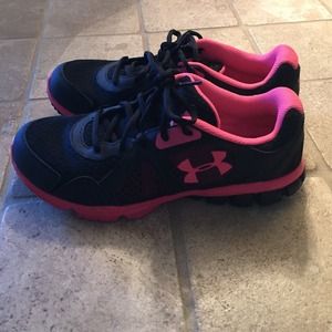 Under Armour Endure running shoes