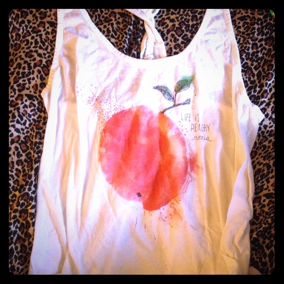 Tank top with a peach on it!