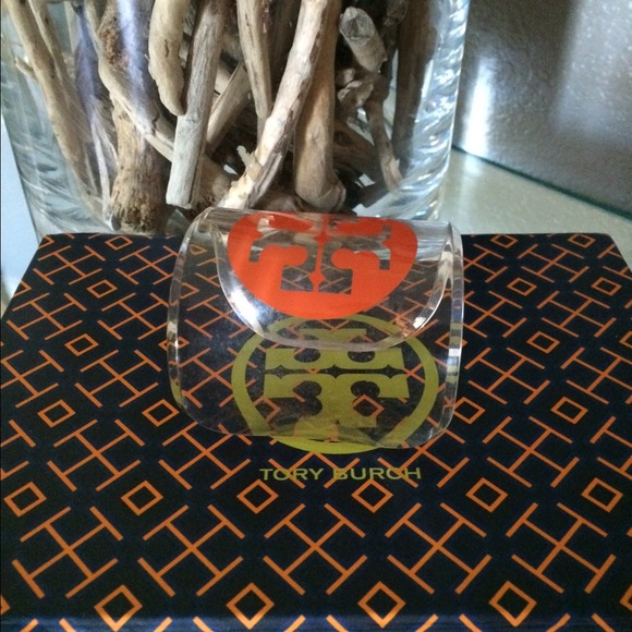 Tory Burch cuff. No scuffs bundled sold - Picture 4 of 4