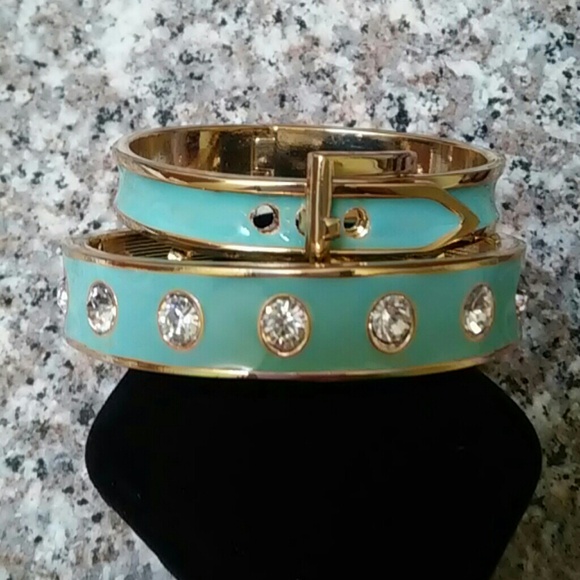 🆕😍Beautiful buckle bracelet set😍🆕 - Picture 2 of 4
