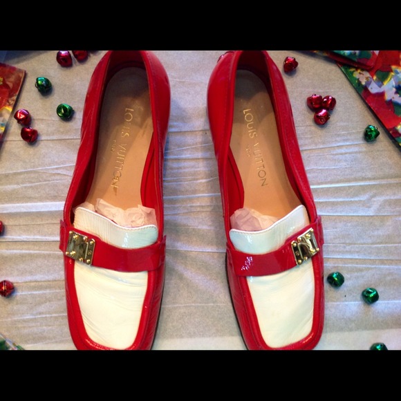 Beautiful Auth LV Loafers - Picture 2 of 4