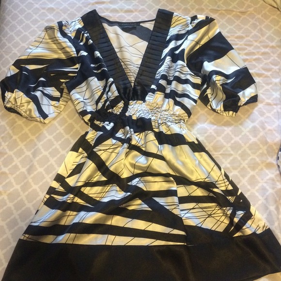 Bcbg black and white top