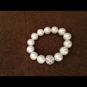 Pearl bracelet
