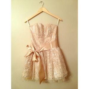 Gorgeous champagne-colored strapless dress!