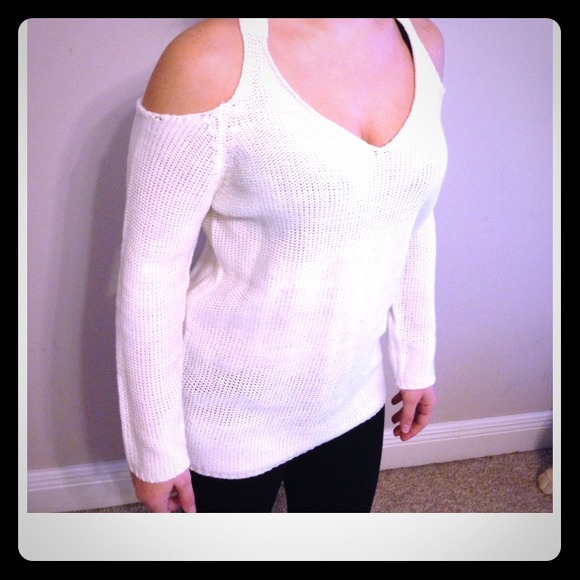 Knitted Toby cut off shoulder top.