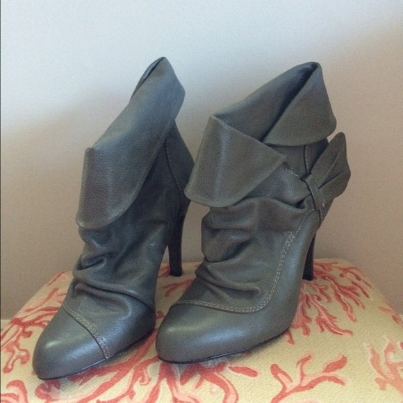 Report High Heel Ankle Booties - Picture 2 of 4