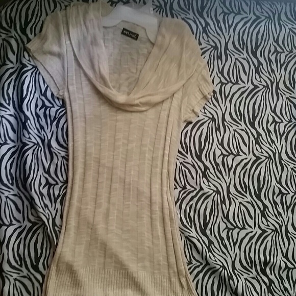 Light weight sweater