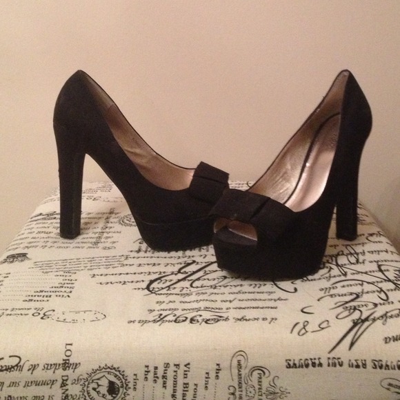 Cute black heels