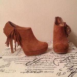 Adorable brown booties!