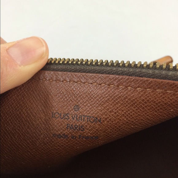 Authentic Louis Vuitton Papillon 26 - Picture 4 of 4
