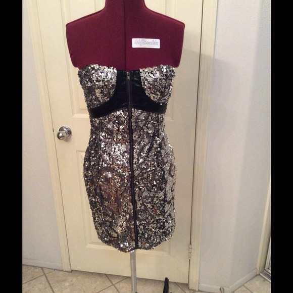 🎉🎉SALE🎉🎉 2B Bebe Sequin Dress - Picture 3 of 4
