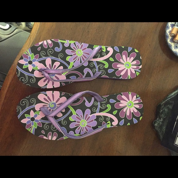 Vera Bradley flip flops