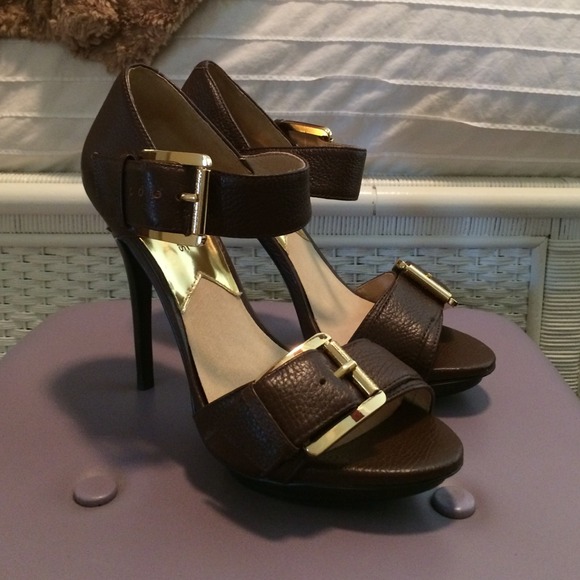 Michael Kors brown buckle sandal