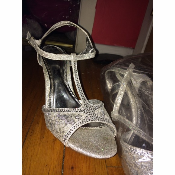 Heels. - Picture 2 of 4