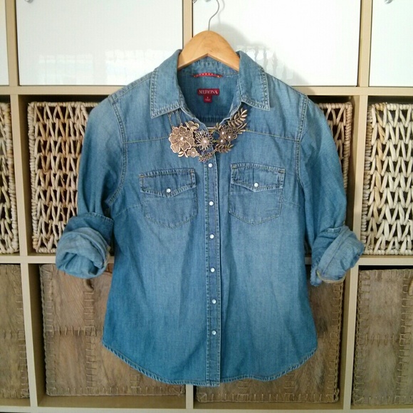 SOLD Chambray Shirt - Picture 3 of 4