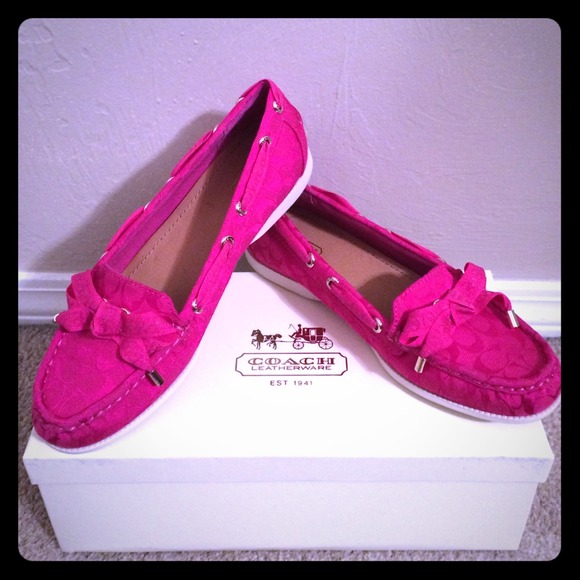 Coach Shoes - ❄️SALE NEW Coach fuchsia flats