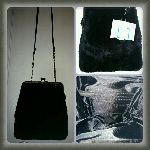 $⇩ Black furry sleek roomy bag NWT