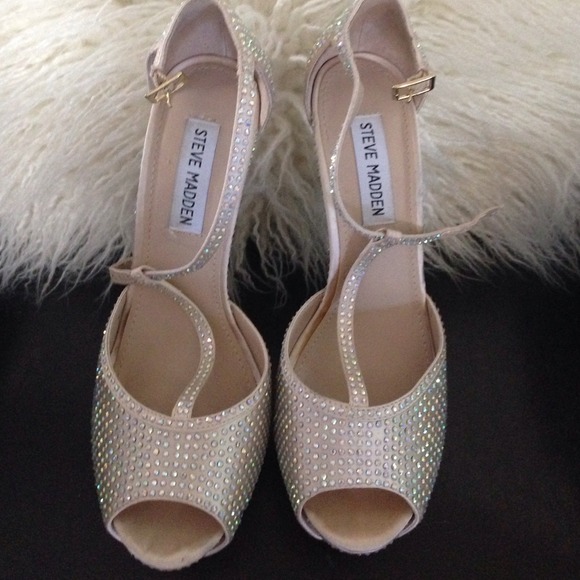 đź’˘SOLDđź’˘Steve Madden Angylna1 Champagne Crystal - Picture 4 of 4
