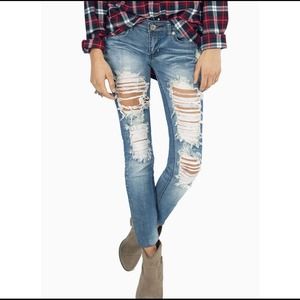 Destorted skinny jeans