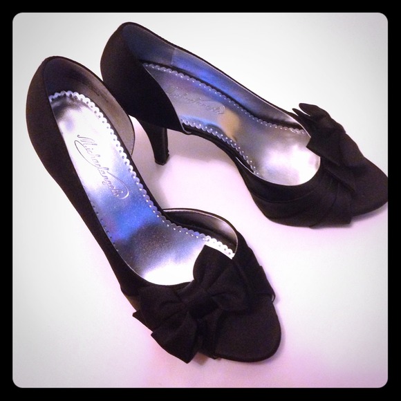 Peep Toe Black Bow Heels