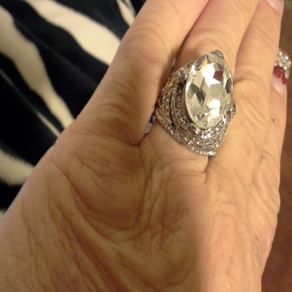 Big diamond ring - Picture 4 of 4