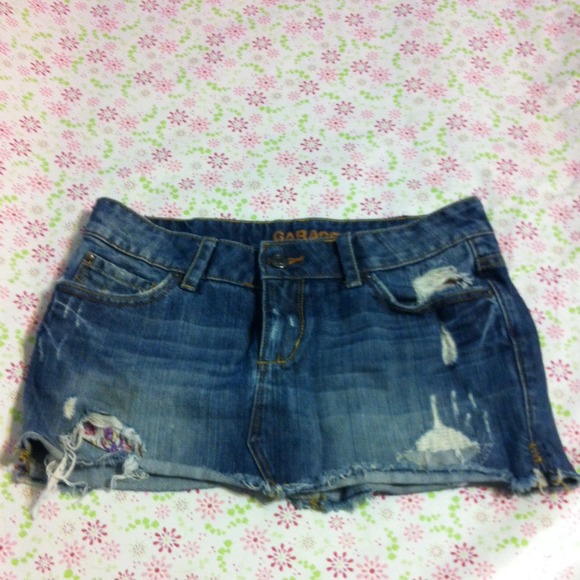 Price reduced!!Garage denim skirt size 3