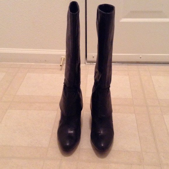 %100 leather black italian boots.