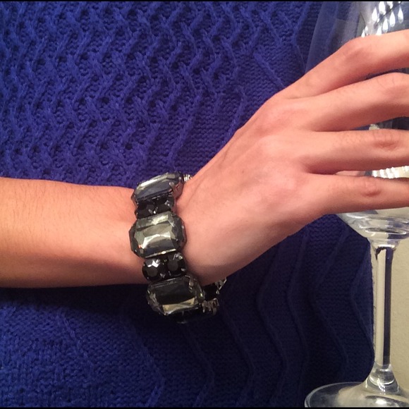 Black and grey rhinestone chunky bracelet - Picture 2 of 2