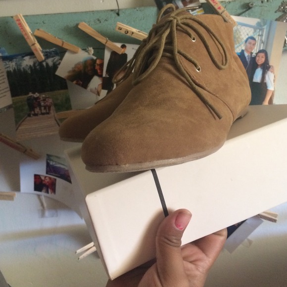 Shoes - Picture 2 of 4