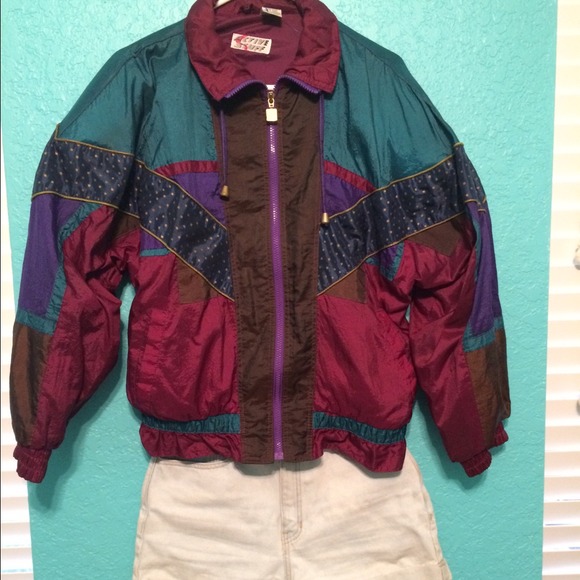 💥SOLD💥Vintage 90's windbreaker jacket