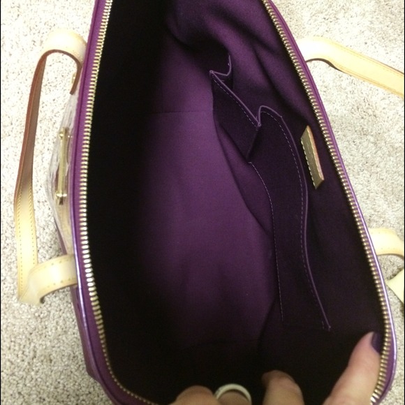 Authentic Louis Vuitton Bellevue GM in Violete - Picture 3 of 4