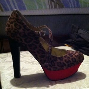 Guess heels