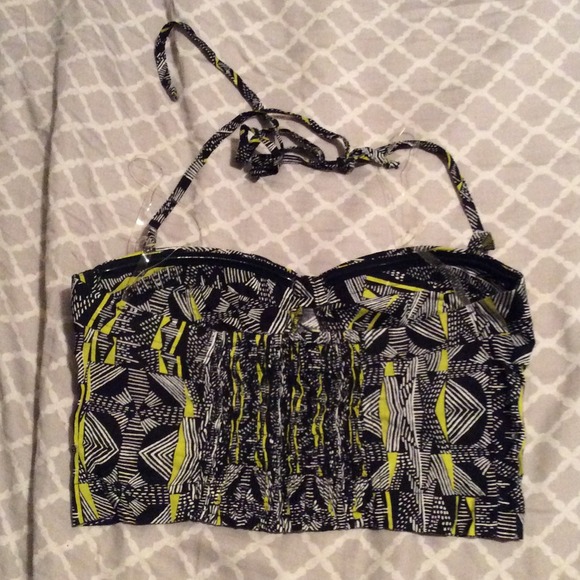 Aztec crop top - Picture 2 of 2