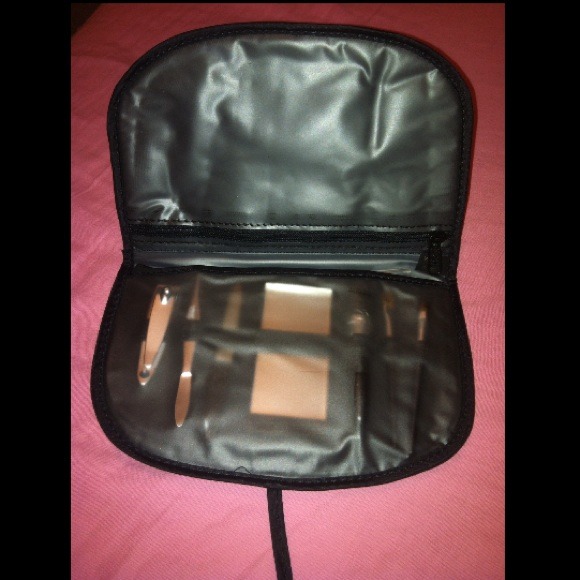 On-The-Go Make-Up Kit - Picture 3 of 4