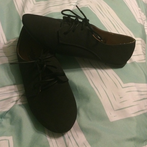 Black flats CR