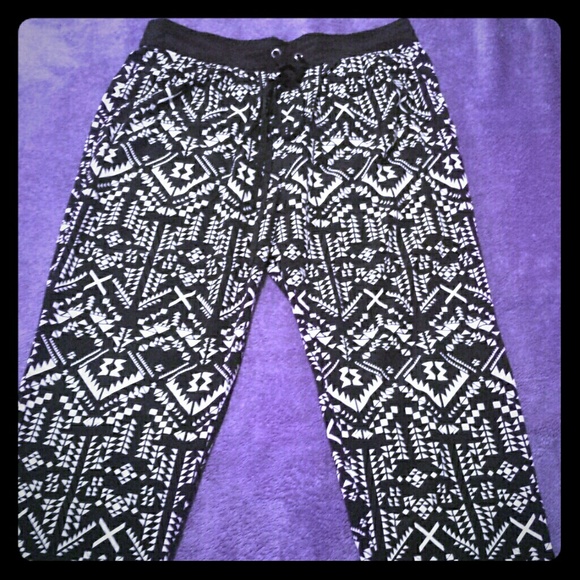 Aztec print capris