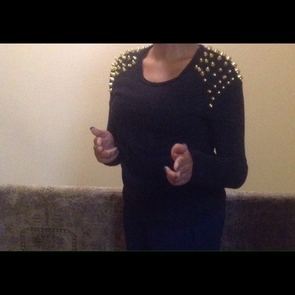 Zendaya Coleman sweater - Picture 2 of 2