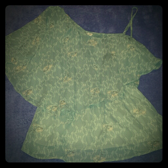 One shoulder sleeve, grey dressy shirt