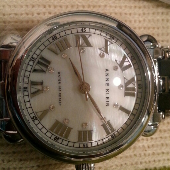 Anne Klein Watch - Picture 4 of 4