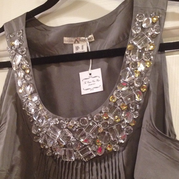 SOLD! Beautiful Gray 100%silk. Beaded collar - Picture 2 of 4