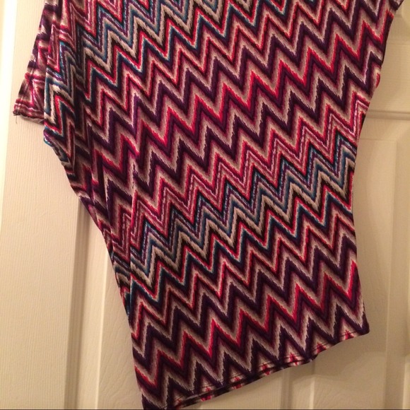 Top - Picture 2 of 2