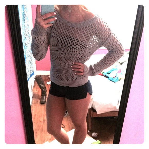 American Eagle Outfitters Sweaters - American eagle grey sweater with sparkles!