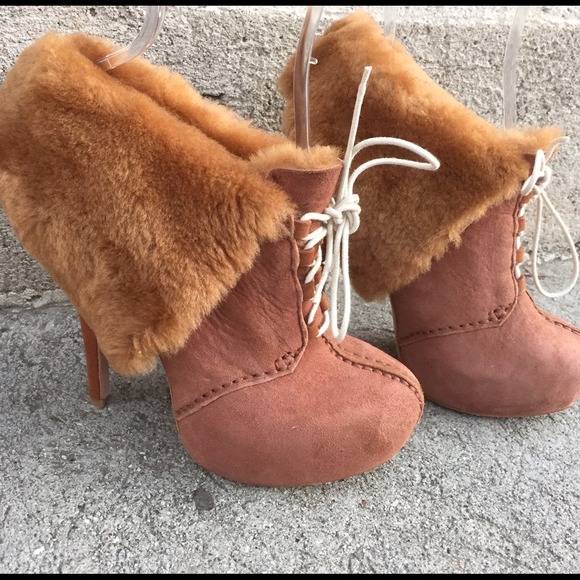 VIVIENNE WESTWOOD SZ 6 FUR BOOTIES SHOES HEEL SZ 6 - Picture 2 of 4