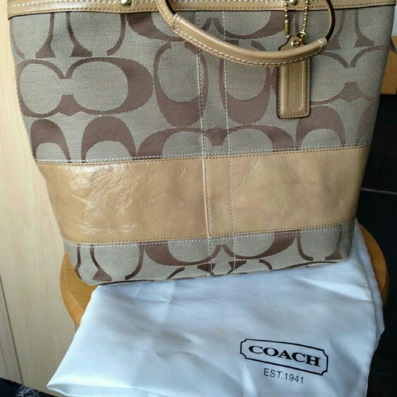 *REDUCED* Coach purse . Great Christmas gift